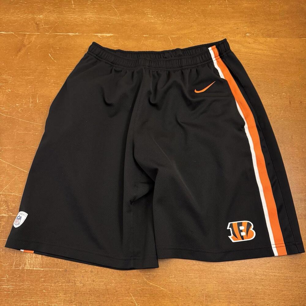 Cincinnati Bengals Shorts Mens Medium Black Orange Dri Fit NFL Nike